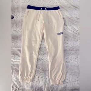 Vuori sweats size Large
